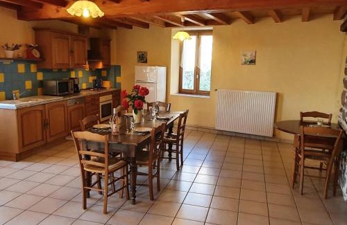 Saint-Paul-de-Vezelin House | Grande maison de campagne avec cheminée, jardin et Wifi - FR-1-496-273