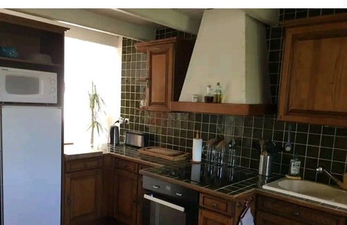Les Plans House | Grande Maison de Campagne Avec Piscine , Idéal Pour les Familles