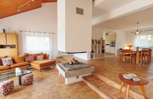 Langlade House | Grande Maison Familiale Avec Piscine Dans Quartier Résidentiel Calme