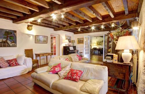 Saint-Alban-les-Eaux House | Grande maison avec jardin, cheminée et jeux d'enfants, idéale pour des vacances au calme - FR-1-496-95