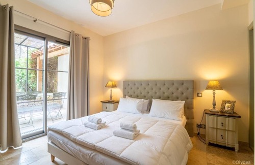 La Redorte Villa | Grande Villa Avec Piscine et Jardin Privé