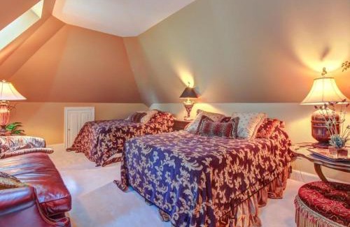 Kennebunkport House | Grandeur On The Green