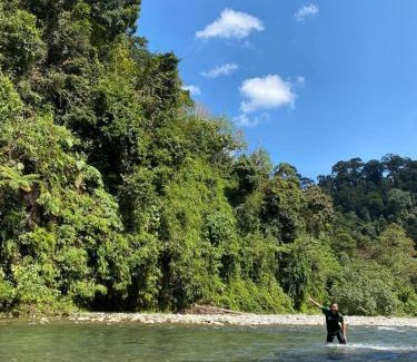 Bukit Lawang House | GRANDMA GUEST HOUSE including jungle Trek