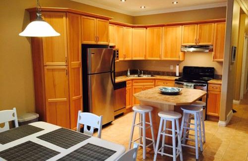 Okanagan-Similkameen Apartment | Grandma's Elephant Hideaway