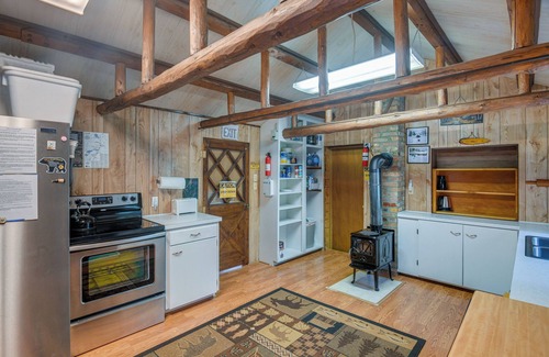 Last Chance Cabin | 'Grandpa's Cabin' ~ 30 Miles to Yellowstone!
