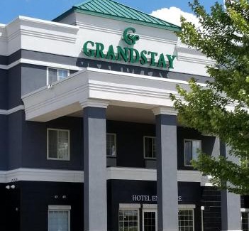 Apple Valley Hotel | Grandstay Apple Valley