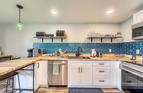 Erie Apartment | Grandview Hideaway - Vast views, walk to restaurants, disk golf, lots of privacy