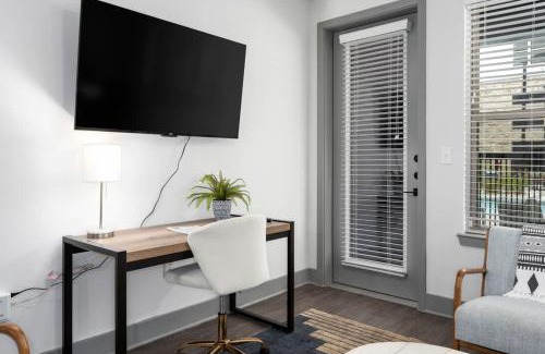 Crestline Heights Apartment | Grandview Med Ctr Shops & Restaurants