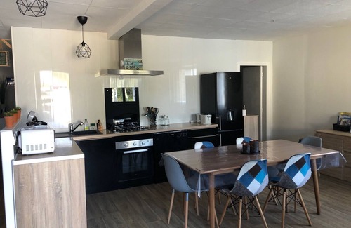 Ploudalmezeau House | Grange Bretonne Rénovée - 7 Pers - 2 Chambres. Port a 200m