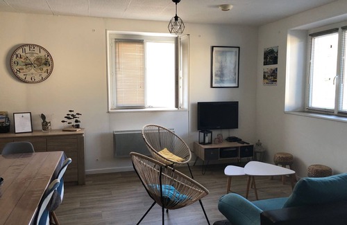 Ploudalmezeau House | Grange Bretonne Rénovée - 7 Pers - 2 Chambres. Port a 200m