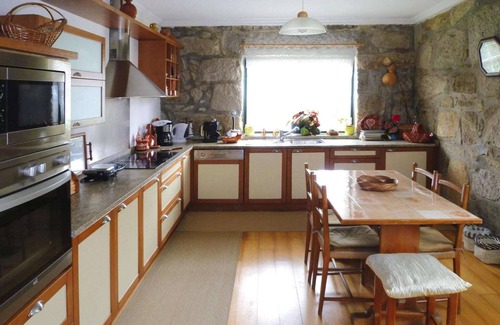 Penafiel House | Granite House by Tâmega with Pool