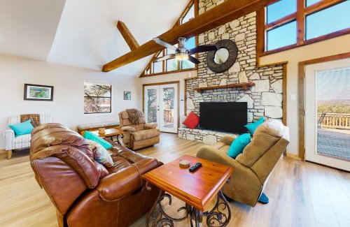 Buchanan Dam House | Granite Peak Vista - Inks Lake