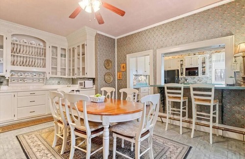 Bonham House | Granny Lou’s Attic at Four Winds