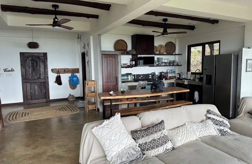 Los Santos House | Grateful Venao- Peaceful Retreat