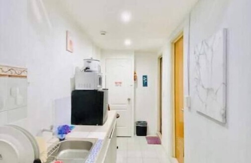 San Bartolome Apartment | Grayhouse: Your Cozy Unit near Jhaymar
