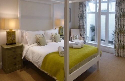 Bath Bed & Breakfast | Grays Boutique B&B
