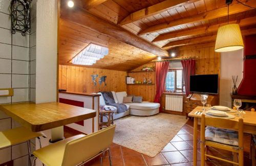 Pollein Apartment | Graziosa Mansarda vista montagne