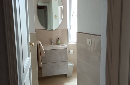 San Michele Apartment | Grazioso Appartamento Casa Rosa Amelia .con Grande Parcheggio Libero a 20 m