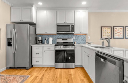 Estral Beach Cottage | Great Lakes Waterfront Cottage Estral Beach