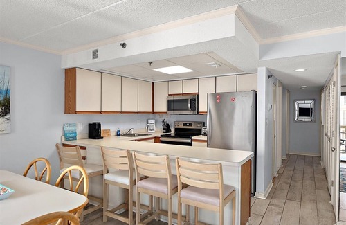 Midtown Ocean City Condo | Great 2 Bedroom Bay Princess Condo with Outdoor Pool & Parking for 2!