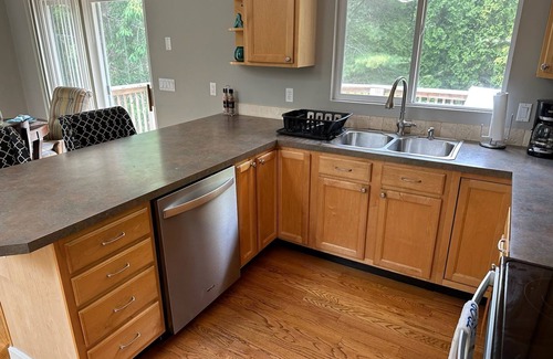 West Kingston House | Great 5 bedroom 3 bath home next to URI, Narragansett and Newport, sleeps 1-10