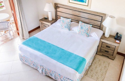 Maynards Hotel | Great Amenities! Full Kitchen, Onsite Pool, Parking! Close to Heywood Beach!
