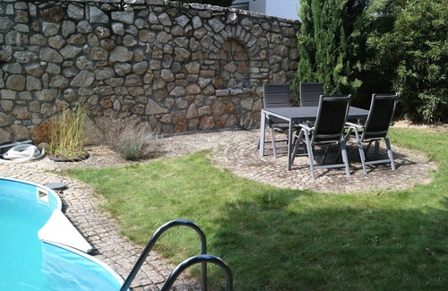 Laubenheim Apartment | Great apartment in Mz-Laubenheim, bus/train station nearby