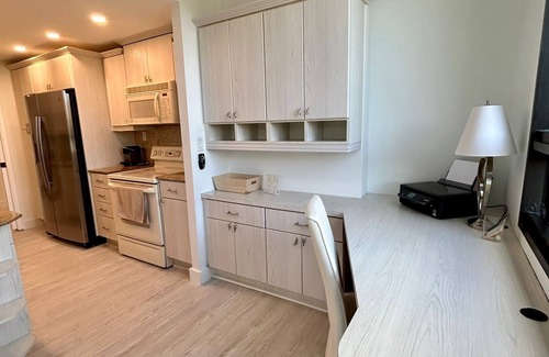 Key Biscayne Condo | Great Apartment on Key Biscayne, in an exclusive condo with private beach access