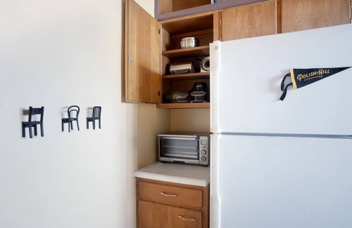Pittsburgh Apartment | Great Apartment w/Views. Close to Hospitals and Attractions!