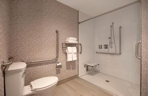 Scugog Hotel | Great Blue Heron Hotel