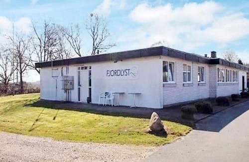 Aabenraa House | Great cabin in camping resort