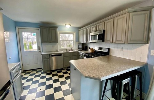 Newport East House | Great Cape House with Outdoor Living near the Beaches
