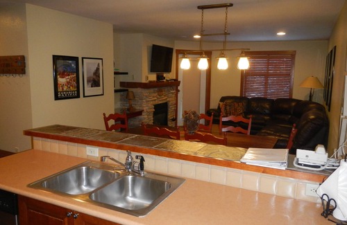 Salt Lake Mountain Resorts Condo | Great Condo.3 night Minimum