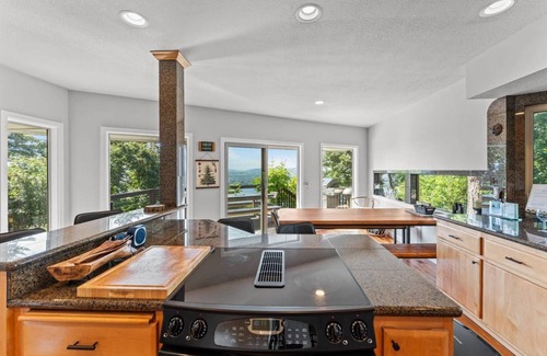 Camas House | Great Deals on Summer Stays!