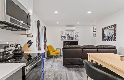 Sellwood-Moreland House | Great Deals on Summer Stays!