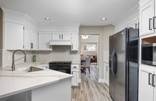 Bridlemile House | Great Deals on Summer Stays!