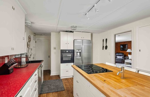 Stafford - Tualatin Valley House | Great Deals on Summer Stays!