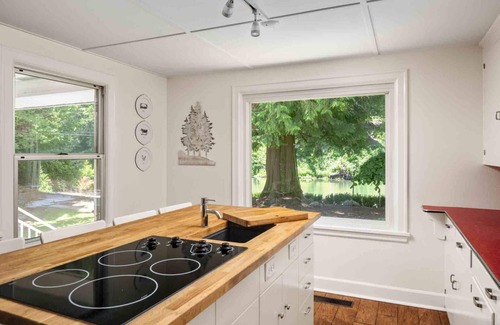 Stafford - Tualatin Valley House | Great Deals on Summer Stays!