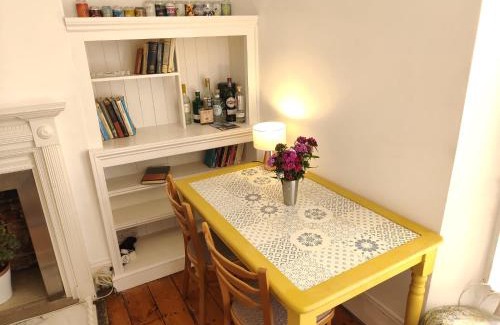 Brighton City Centre Apartment | Great Entire 2 Bedroom - Central Brighton