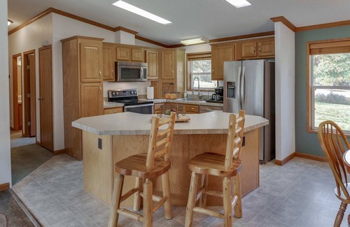 Garrison Cabin | Great fishing w/dock on Mille Lacs. Fenced yard, canoe, ping pong!