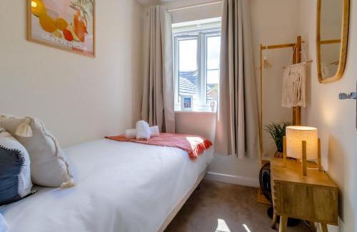 Corby House | Great for Contractors Newly refurbed with Parking long stay discounts
