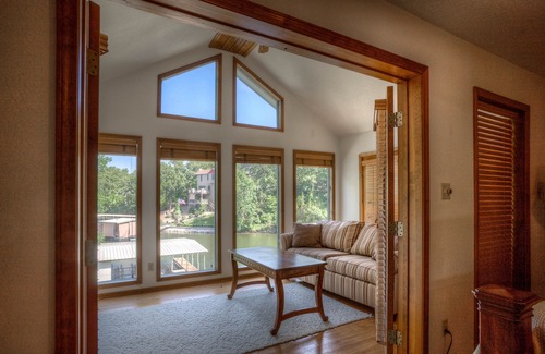 Camelot Estates House | Great for families!