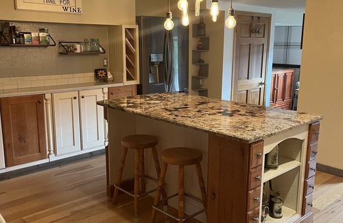 Spearfish Apartment | Great furnished aprtmnt! Beautiful view! Med lngth stay possible thru May 2024