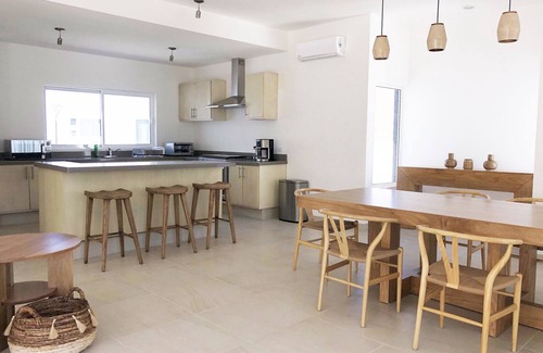 Libertad House | Great house, ocean view & walking distance to town