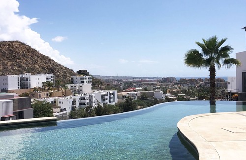 Libertad House | Great house, ocean view & walking distance to town