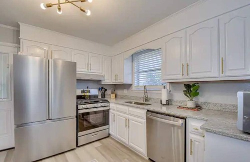 National Hills House | Great location, 10 min. to downtown and hospitals