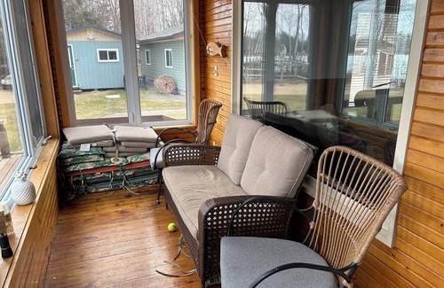 Callander Cottage | Great location and cozy cottage. Ice fishing. Walk in water entrance. Weed free