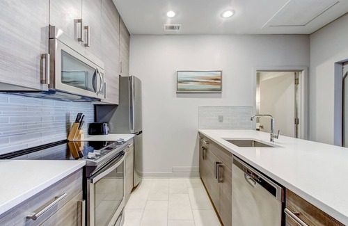 Historic District - North Apartment | Great Location Downtown, Heated Pool Access