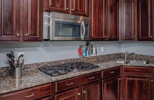 Lorton House | Great Location End unite luxury 3 level townhouse. 2 car Garage,