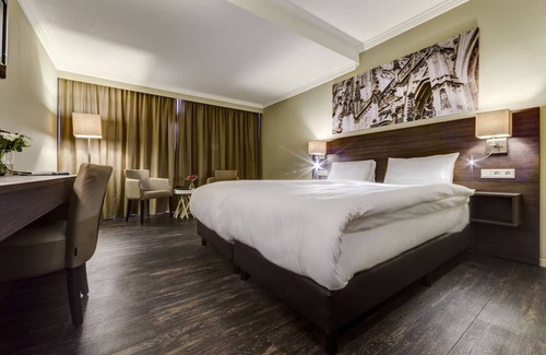 Municipality of 's-Hertogenbosch Hotel | Great Location for Dining, and Relaxation! Near Noordbrabants Museum!